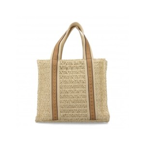 Bolso de hombro para mujer de rafia, diseño moderno con adornos metálicos.
